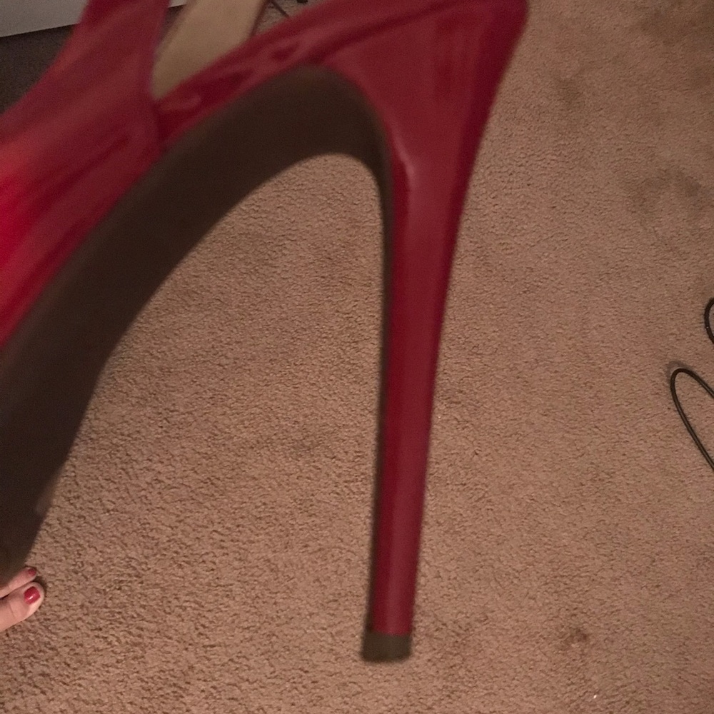 Red Jessica Simpson heels - Picture 6 of 6